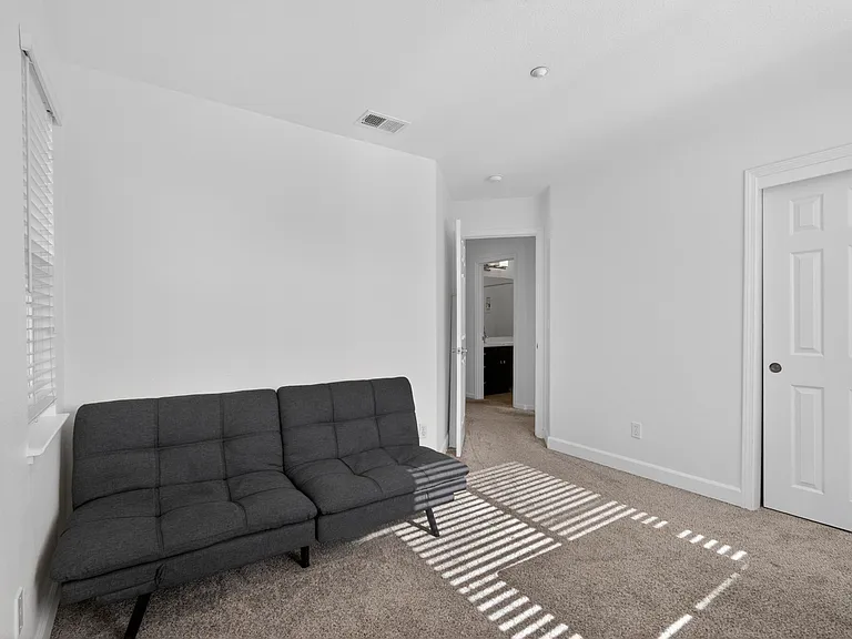 938 Visconti Pl — Photo 29