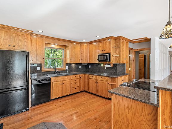 4th image of 5328 Searsville Road