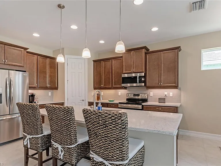 14586 Tropical Dr — Photo 7