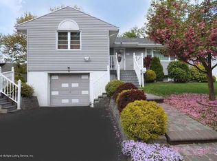 111 Holly Ave, Staten Island, NY 10308