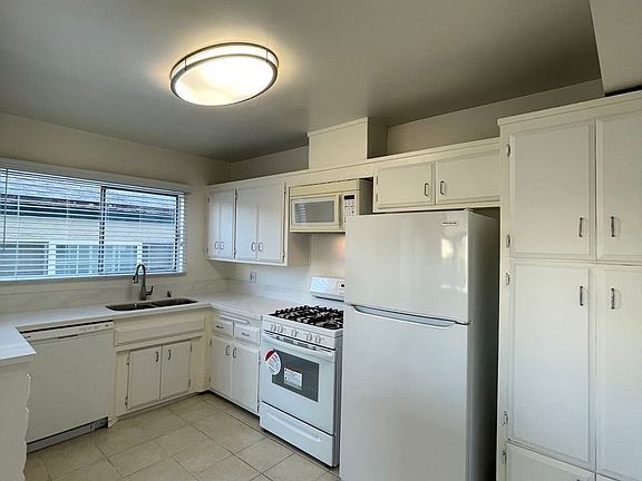 2nd image of 145 N Hamilton Dr APT 4