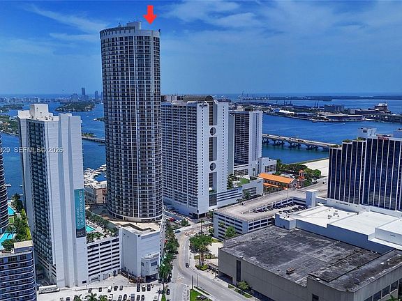 2nd image of 1750 N Bayshore Dr APT 3310