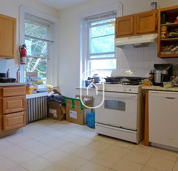 1870 Commonwealth Ave — Photo 8