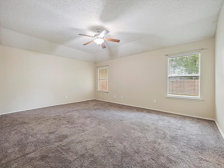 2701 Redwood St — Photo 12