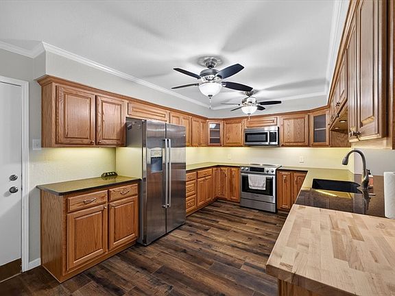 3rd image of 646 Saint Charles Ct