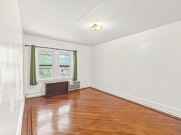 5th image of 6648 Booth St