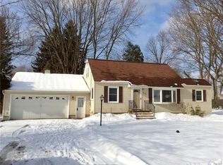 221 Kies Dr, Liverpool, NY 13090
