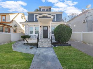 11633 Mexico St, Saint Albans, NY 11412
