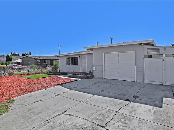 3rd image of 2602 Painted Rock Dr