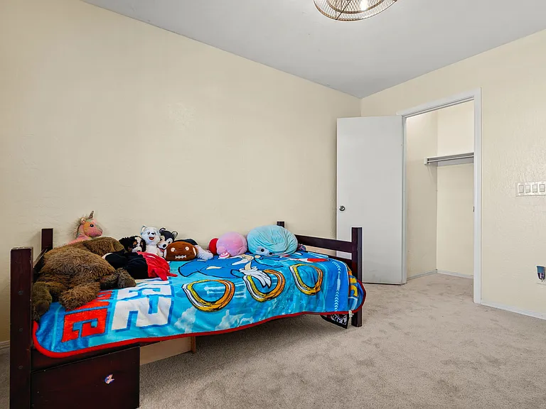 3299 E Boston St — Photo 28
