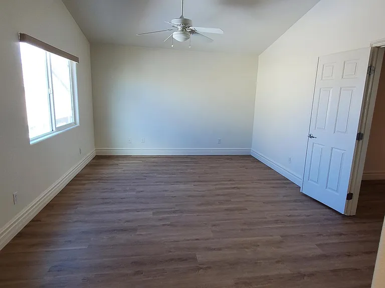 9692 Ziegler Ave — Photo 6