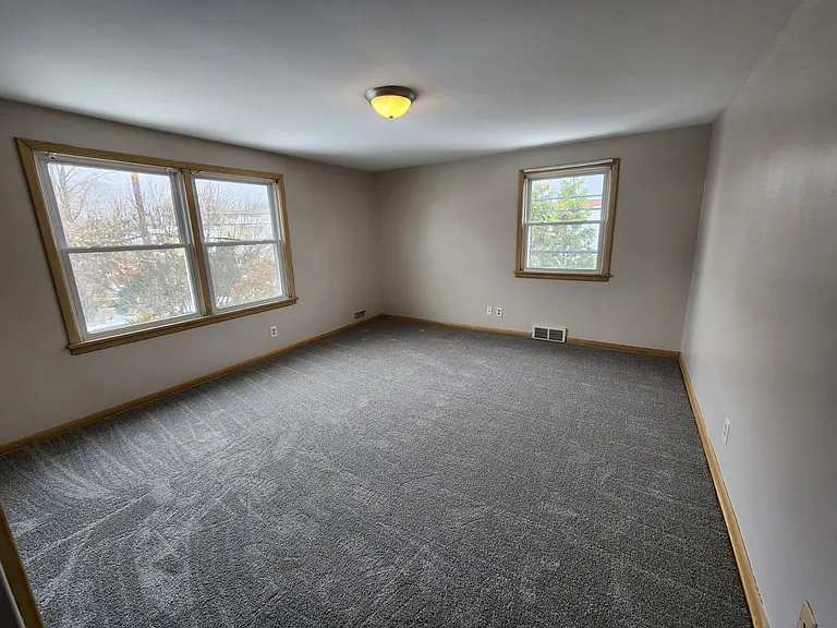 2413 Elmdale Rd — Photo 13