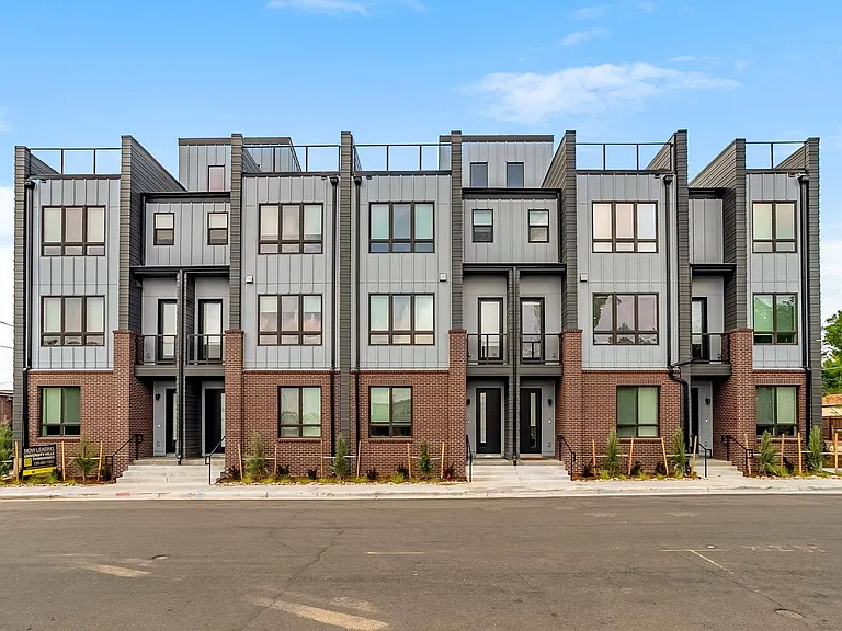 University Hills Townhomes — Photo 44