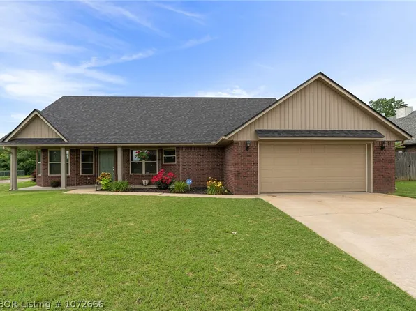 101 W Dora Ln, Poteau, OK 74953