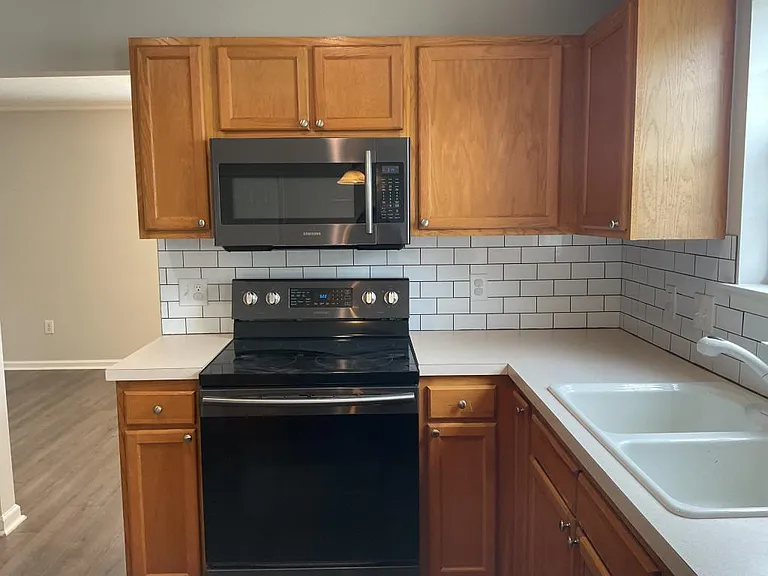 347 Thistle Ln — Photo 10