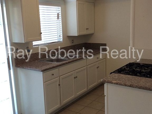 2nd image of 932 N Alameda Ave APT I