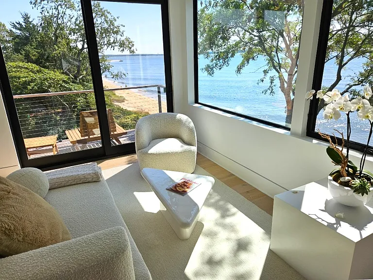 599 Peconic Bay Blvd — Photo 26