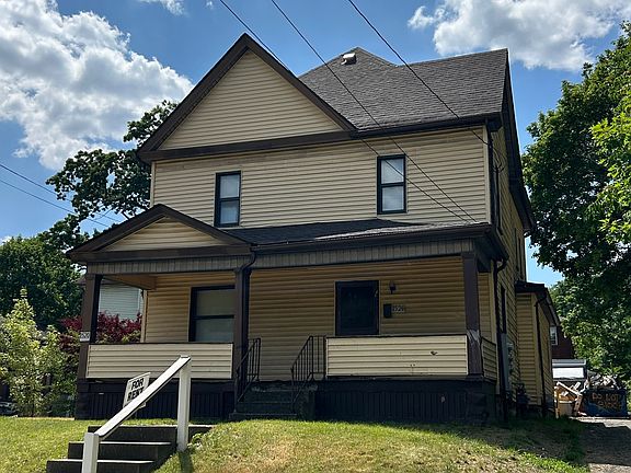 2nd image of 1520 Elm St Unit A