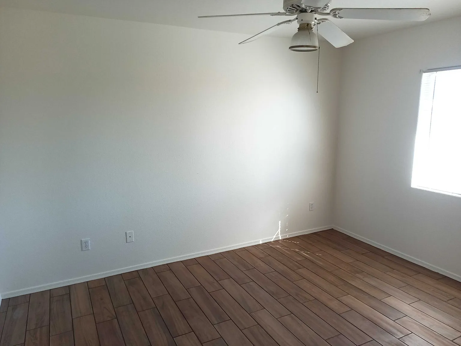 2 bed, 1041 sqft, $1,400 — Photo 3