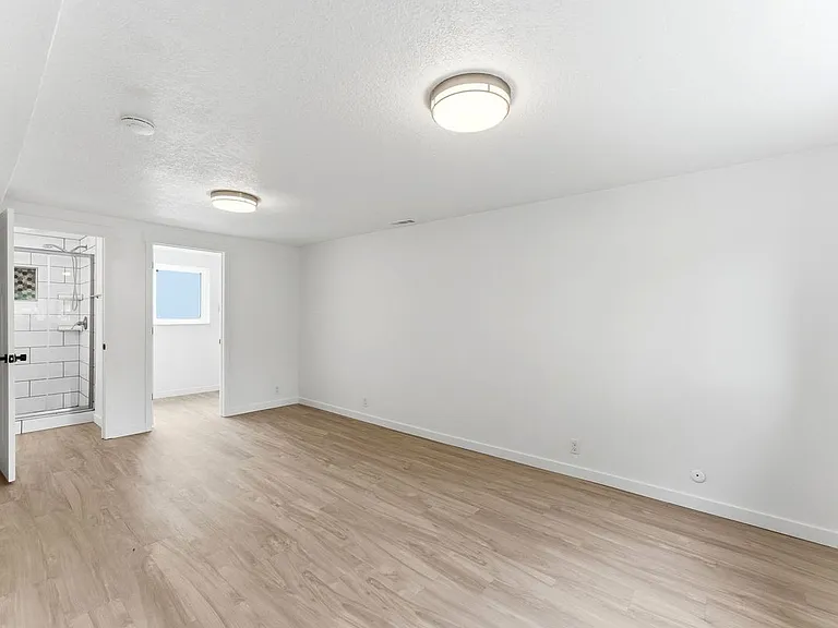 3883 S 2000 E — Photo 24