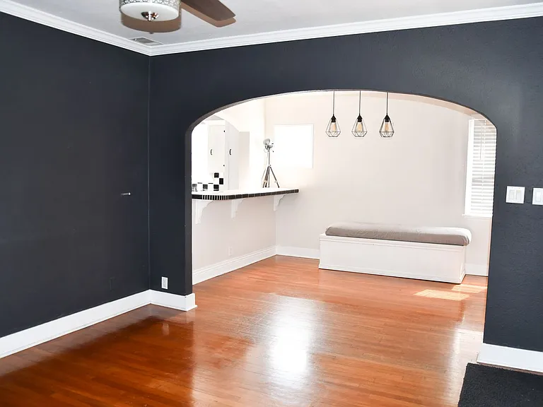 629 W Culver Ave — Photo 10