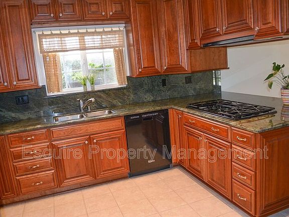 3rd image of 1458 Dara St