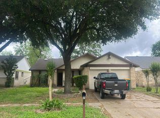 5635 Fairview Forest Dr, Houston, TX 77088