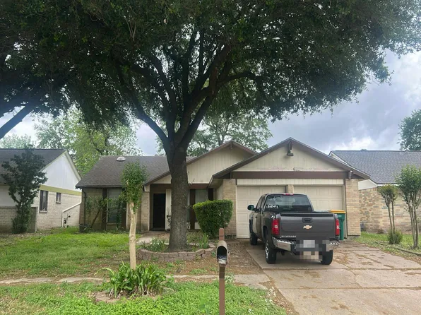 5635 Fairview Forest Dr, Houston, TX 77088