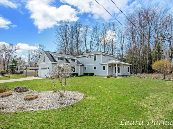 3064 May St, Douglas, MI 49406