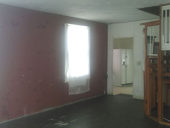 2nd image of 329A Pennsylvania St