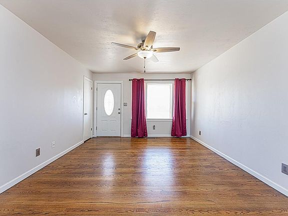 4th image of 1913 Churchill Way