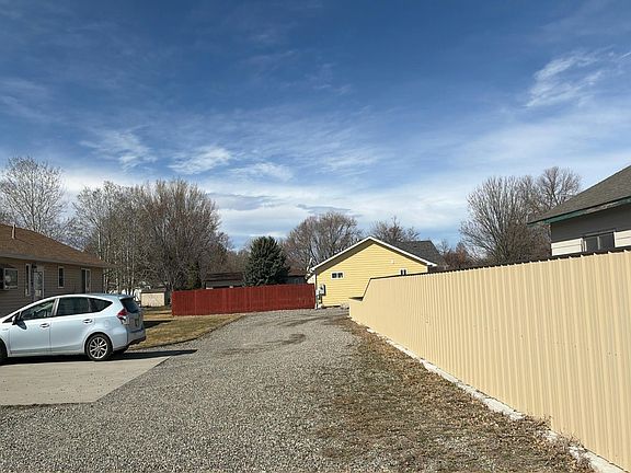 5th image of 324 Reda Ln