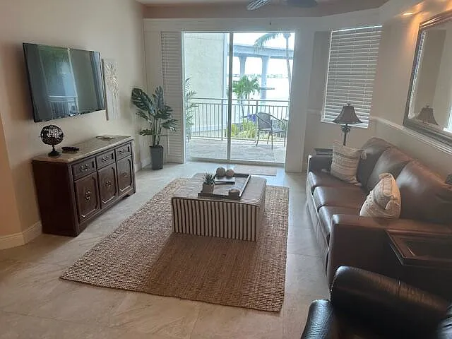 275 NW Flagler Ave #205 — Photo 7