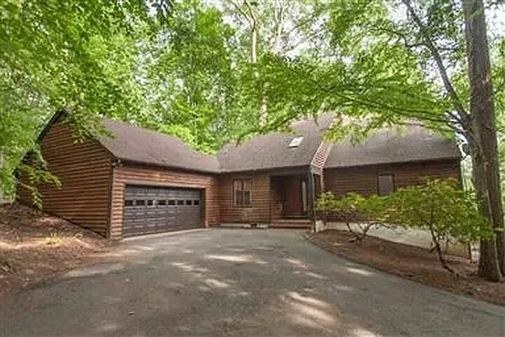 445 Mallard Lake Dr photo 1