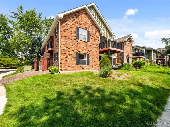 1340 McDowell Rd #101, Naperville, IL 60563