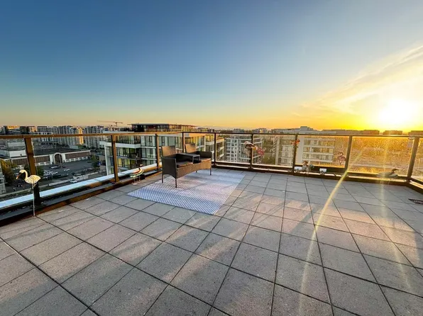 7988 Ackroyd Rd Penthouse 1, Richmond, BC V6X 4L6