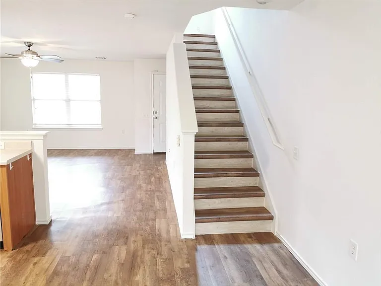 12100 Briarcreek Loop — Photo 6