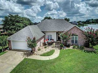 103 Lake Pointe Dr, Pearl, MS 39208