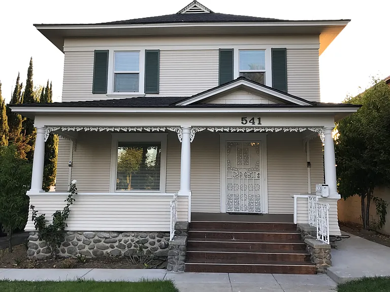 541 N Vine Ave #A — Photo 1