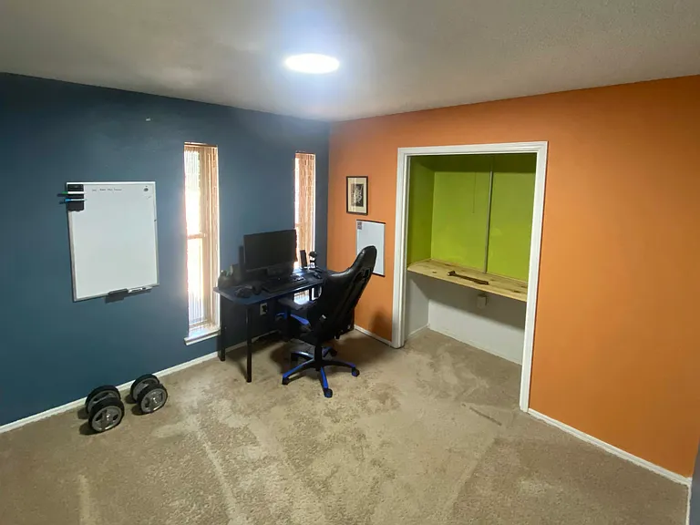 2514 Vernon St — Photo 9