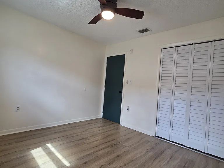 1802 W House St #B — Photo 13