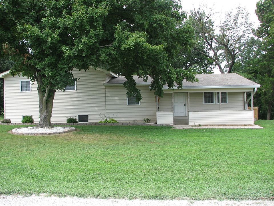Front view of the home.