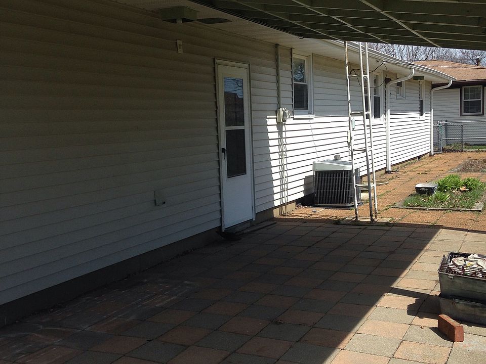 2nd image of 913 Annis Ave