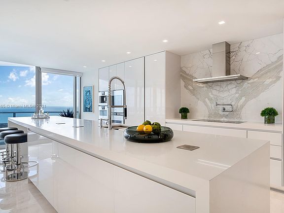 5th image of 15701 Collins Ave #2802