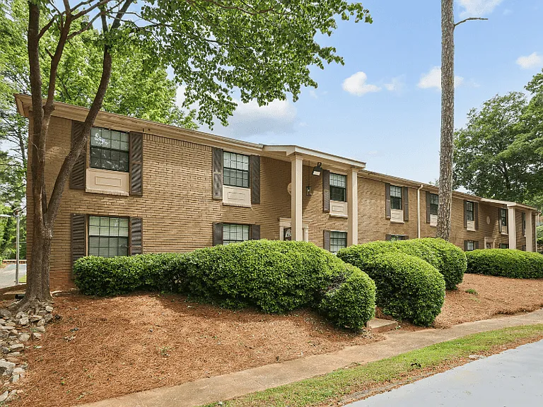 Brentwood Apartments — Photo 46