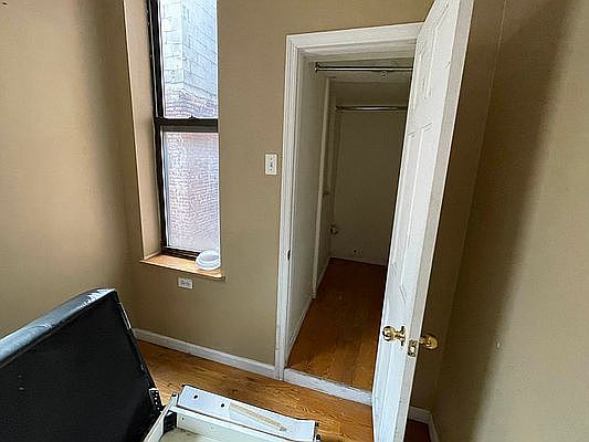 5th image of 519 W 48th St APT 18