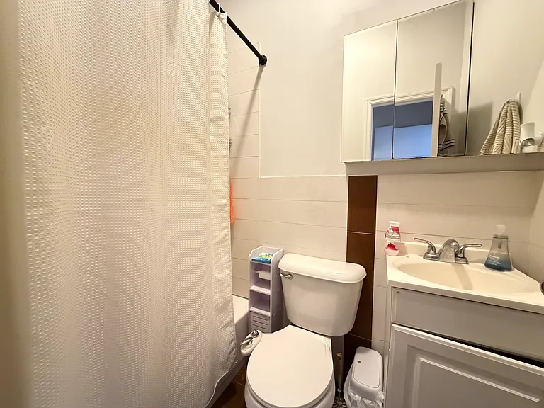828 Halsey St #3A — Photo 5