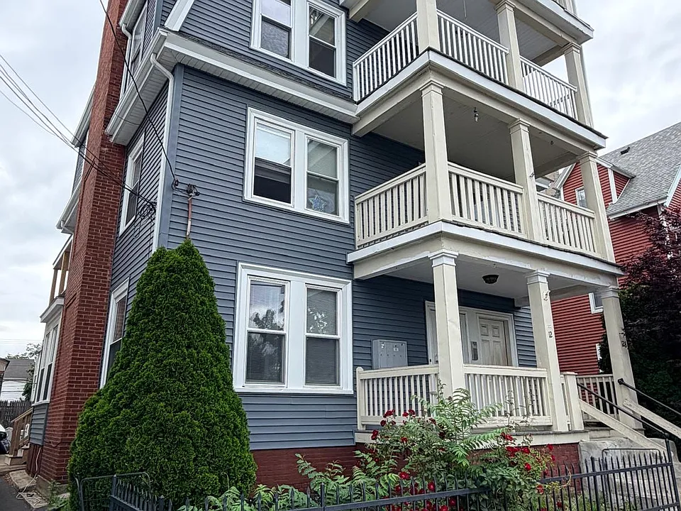 12 Endicott St #2