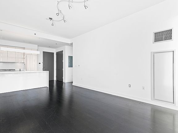 4th image of 300 E 23rd St APT 10E