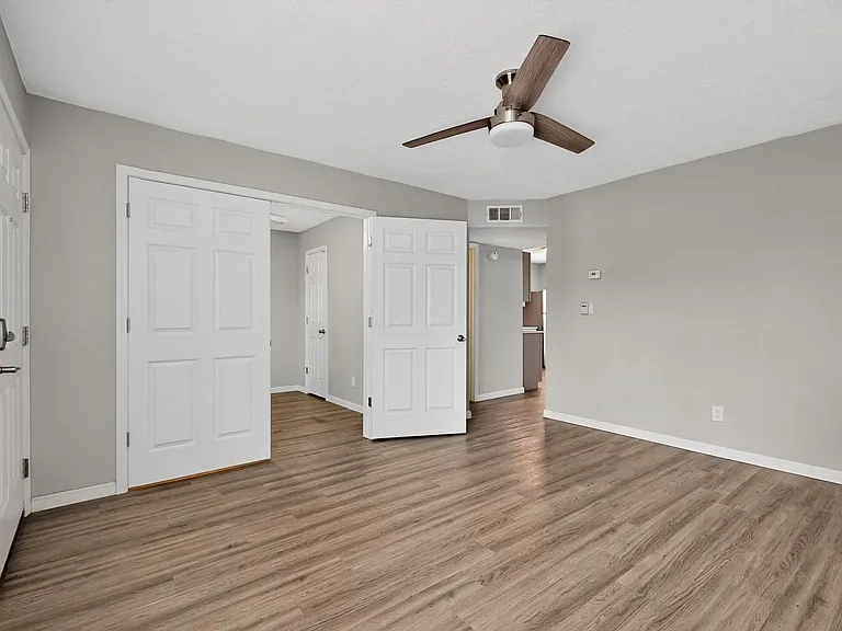 1812 Buena Vista Dr SE #4 — Photo 14